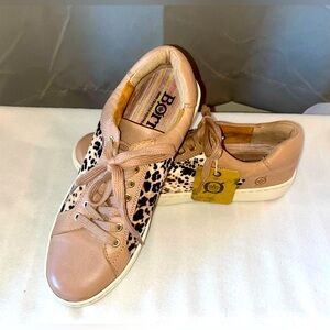 Women’s BORN sneakers - Brand New/Never Worn w/tags